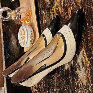 Bandolino spectator pumps